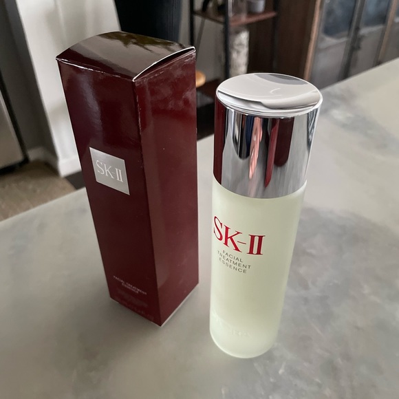 SK-II Facial Treatment Essence 160ML 5.4 OZ New In Box - Picture 4 of 11